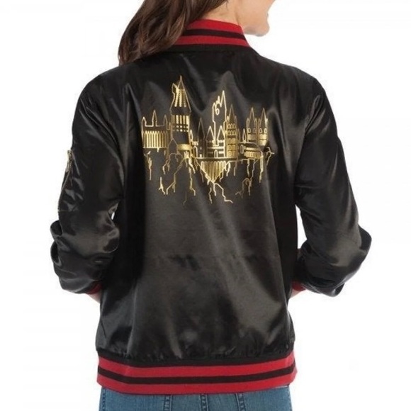 Hot Topic Jackets & Blazers - NWT Hogwarts Alumni lightweight bomber jacket XL